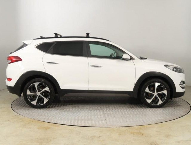 Hyundai Tucson  2.0 CRDi 