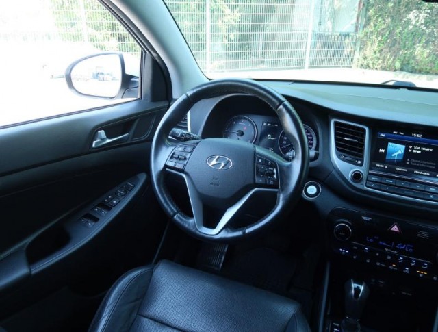 Hyundai Tucson  2.0 CRDi 