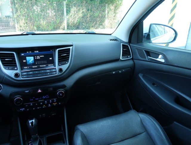 Hyundai Tucson  2.0 CRDi 