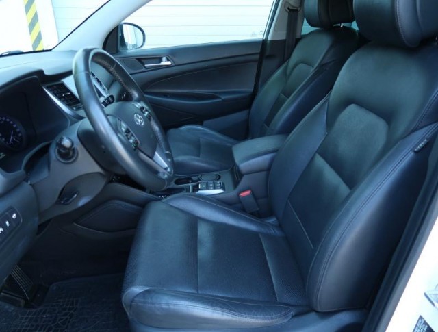 Hyundai Tucson  2.0 CRDi 