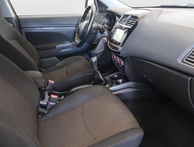 Mitsubishi ASX  1.6 MIVEC 