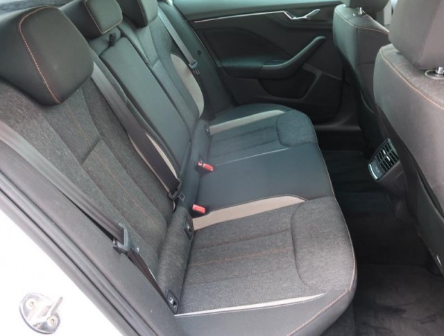 Škoda Kamiq  1.0 TSI Style Plus