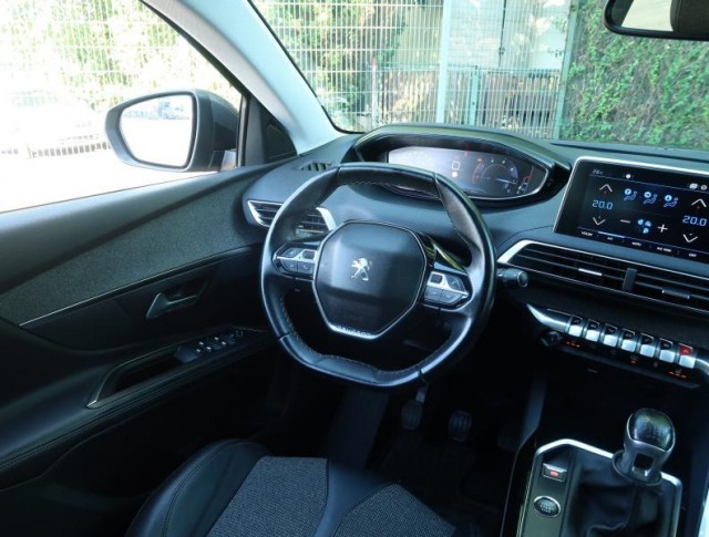 Peugeot 5008  1.5 BlueHDi 