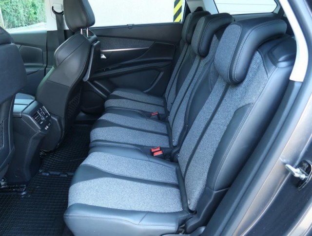 Peugeot 5008  1.5 BlueHDi 
