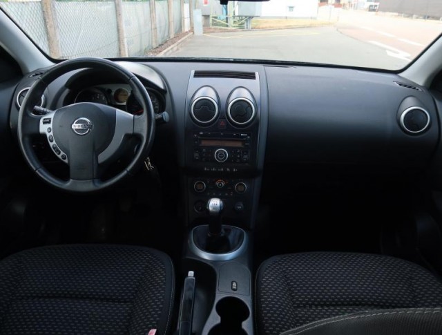 Nissan Qashqai  1.6 