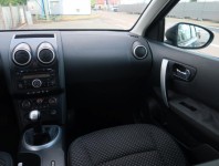 Nissan Qashqai  1.6 