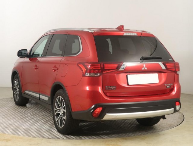 Mitsubishi Outlander  2.0 Intense