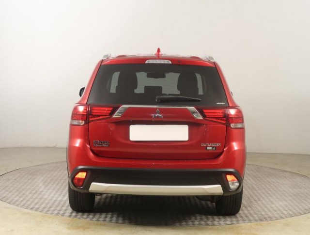 Mitsubishi Outlander  2.0 Intense