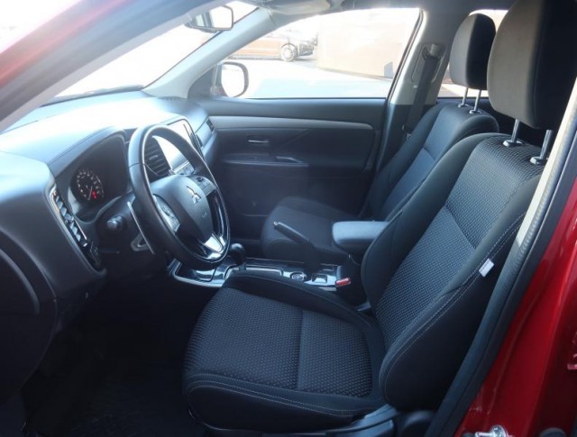 Mitsubishi Outlander  2.0 Intense
