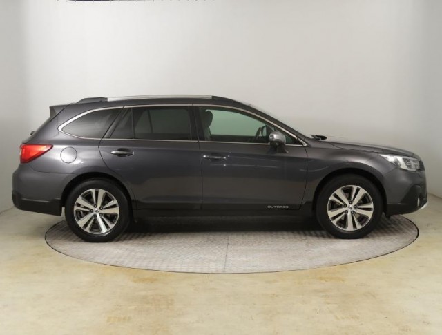 Subaru Outback  2.5 i 