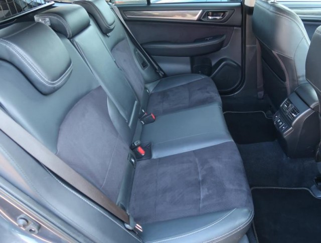 Subaru Outback  2.5 i 