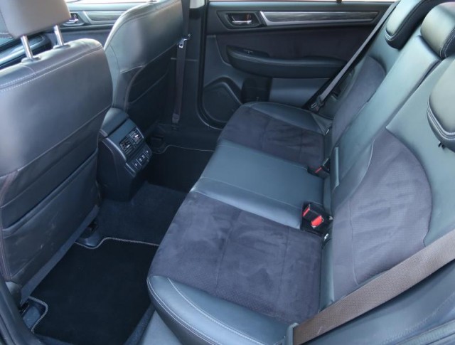 Subaru Outback  2.5 i 