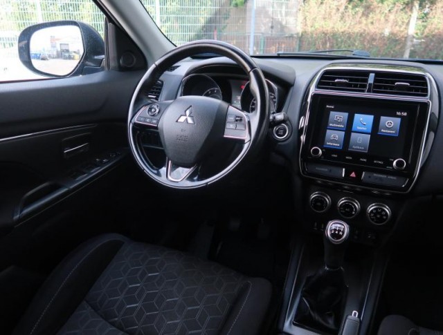 Mitsubishi ASX  2.0 MIVEC 
