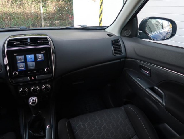 Mitsubishi ASX  2.0 MIVEC 