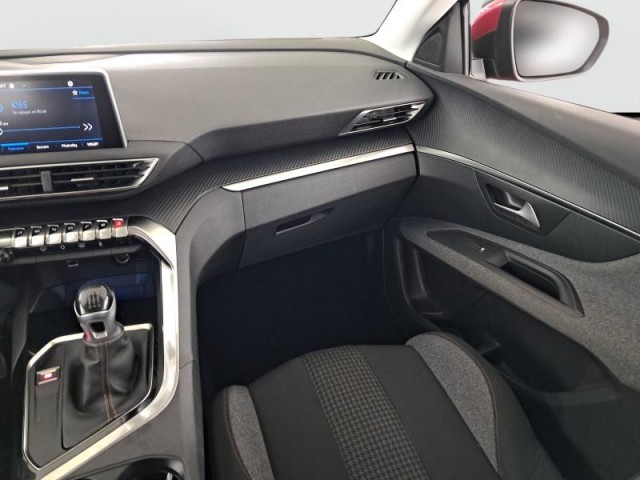 Peugeot 3008  1.2 PureTech 