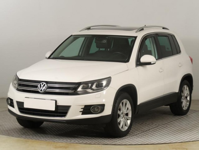 Volkswagen Tiguan  2.0 TSI 
