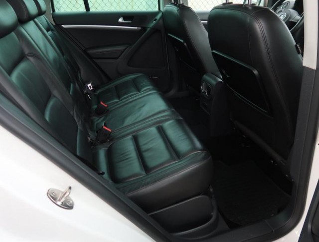 Volkswagen Tiguan  2.0 TSI 