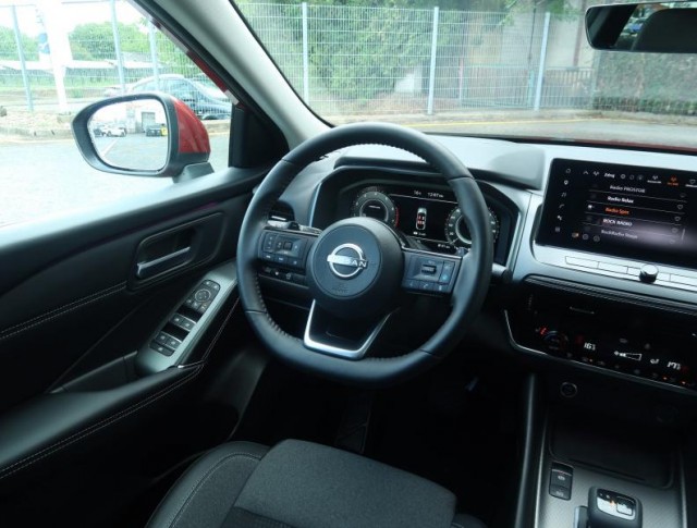 Nissan Qashqai  1.3 DIG-T MHEV N-Connecta