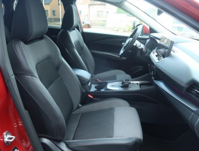 Nissan Qashqai  1.3 DIG-T MHEV N-Connecta