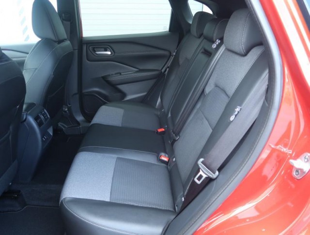 Nissan Qashqai  1.3 DIG-T MHEV N-Connecta