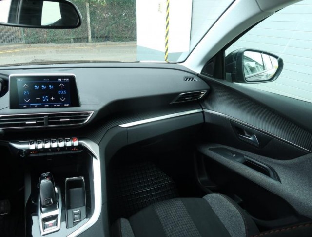 Peugeot 5008  PureTech 130 