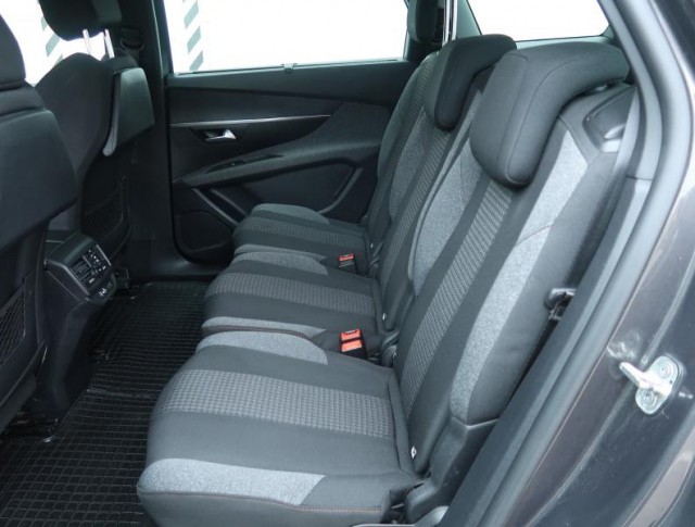 Peugeot 5008  PureTech 130 