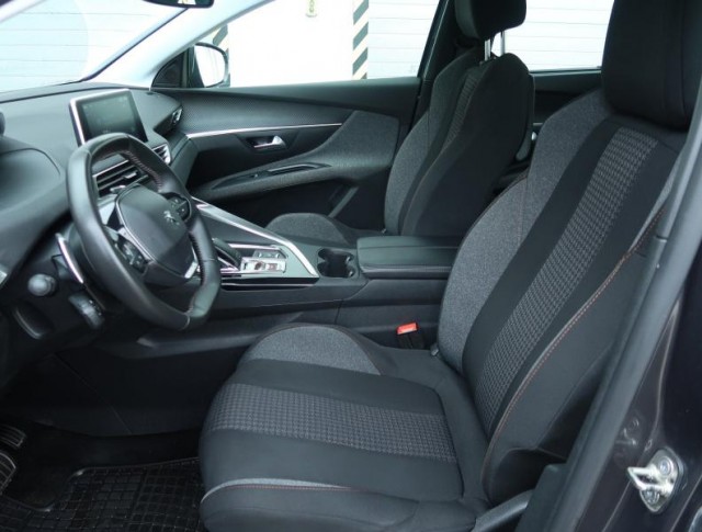 Peugeot 5008  PureTech 130 