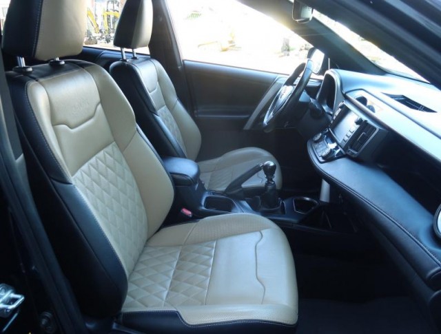 Toyota RAV 4  2.0 D-4D Selection