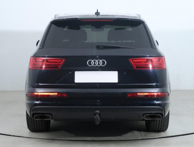 Audi Q7  3.0 TDI S-Line