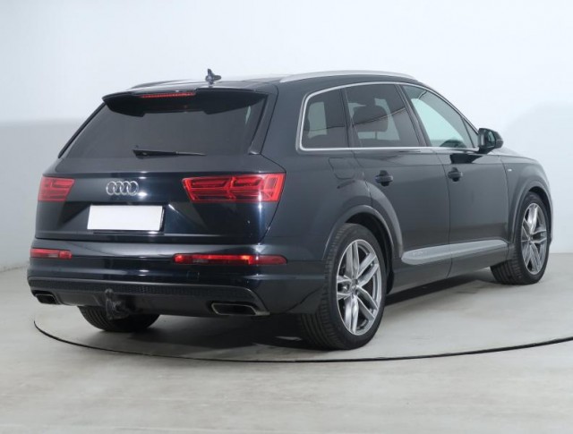 Audi Q7  3.0 TDI S-Line