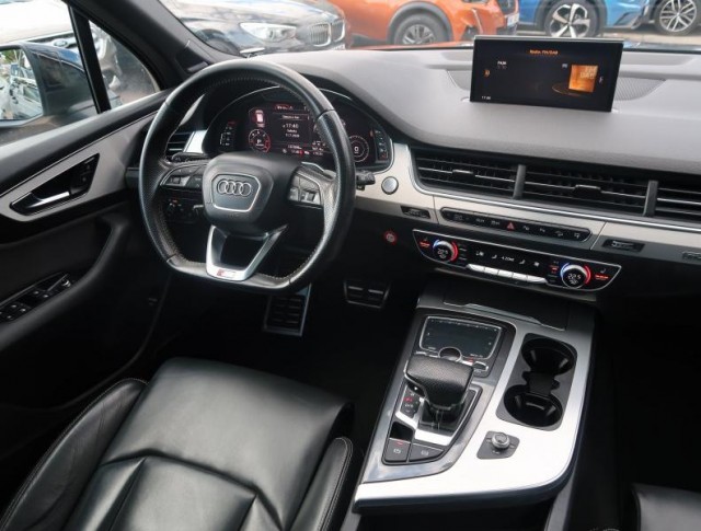 Audi Q7  3.0 TDI S-Line