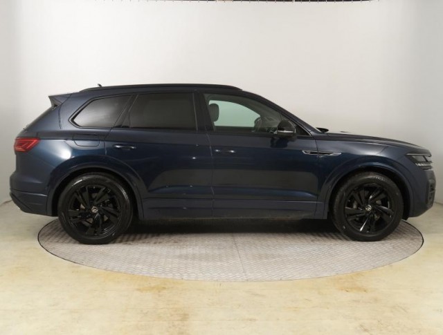 Volkswagen Touareg  3.0 TDI R-Line