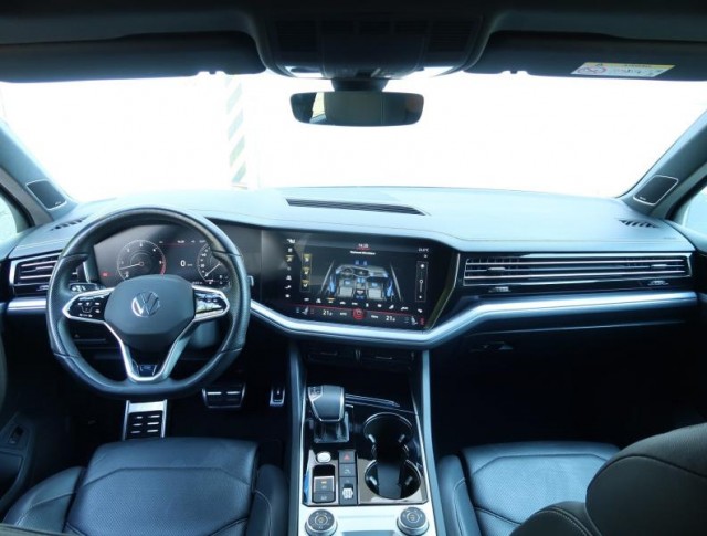 Volkswagen Touareg  3.0 TDI R-Line