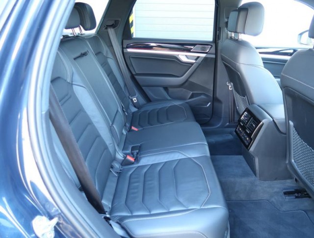 Volkswagen Touareg  3.0 TDI R-Line