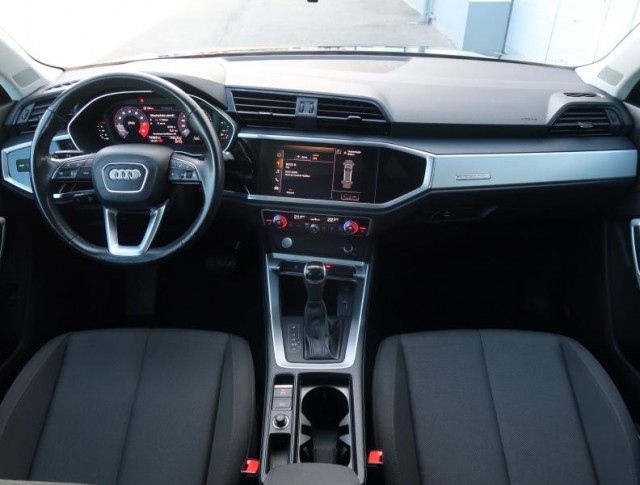 Audi Q3  40 TFSI 