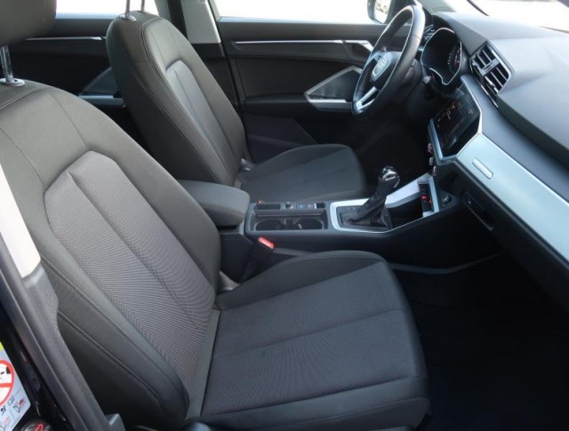 Audi Q3  40 TFSI 
