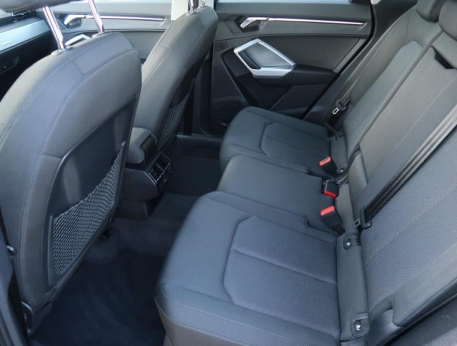 Audi Q3  40 TFSI 