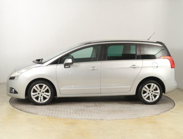 Peugeot 5008  2.0 HDI 