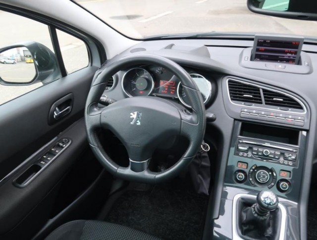Peugeot 5008  2.0 HDI 