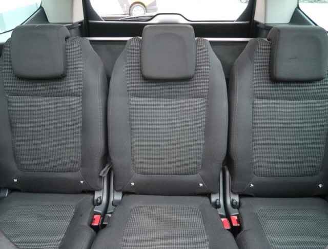 Peugeot 5008  2.0 HDI 