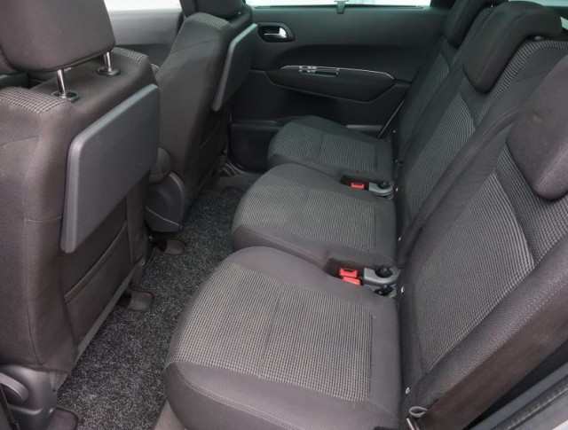 Peugeot 5008  2.0 HDI 