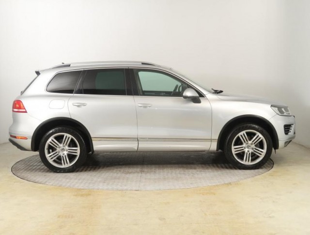 Volkswagen Touareg  3.0 TDI 