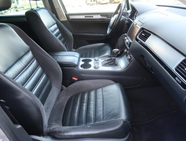 Volkswagen Touareg  3.0 TDI 