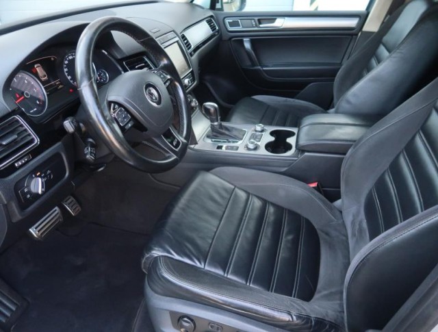 Volkswagen Touareg  3.0 TDI 