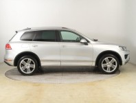 Volkswagen Touareg  3.0 TDI 