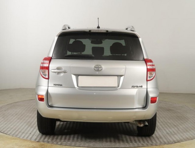 Toyota RAV 4  2.0 VVT-i 