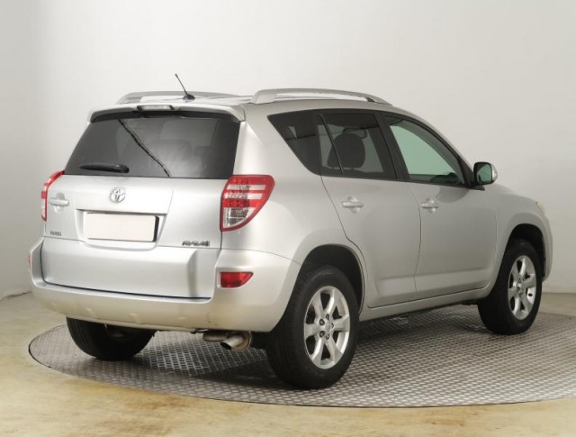 Toyota RAV 4  2.0 VVT-i 