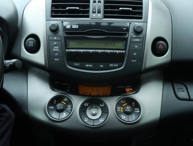 Toyota RAV 4  2.0 VVT-i 