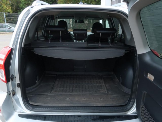 Toyota RAV 4  2.0 VVT-i 