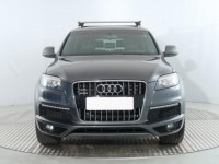 Audi Q7  3.0 TDI .